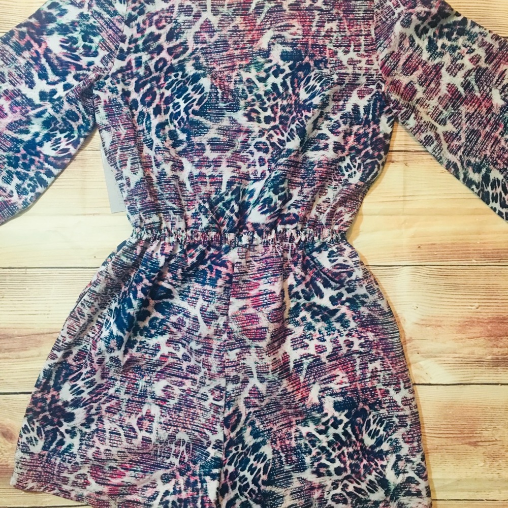 Jennifer Lopez leopard print short romper - Picture 6 of 8